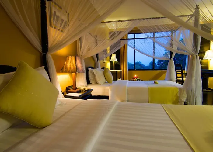 Hotel Pacific &